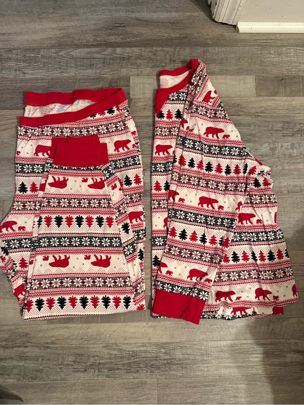Red & White Holiday Bear Print womens Pajama Set